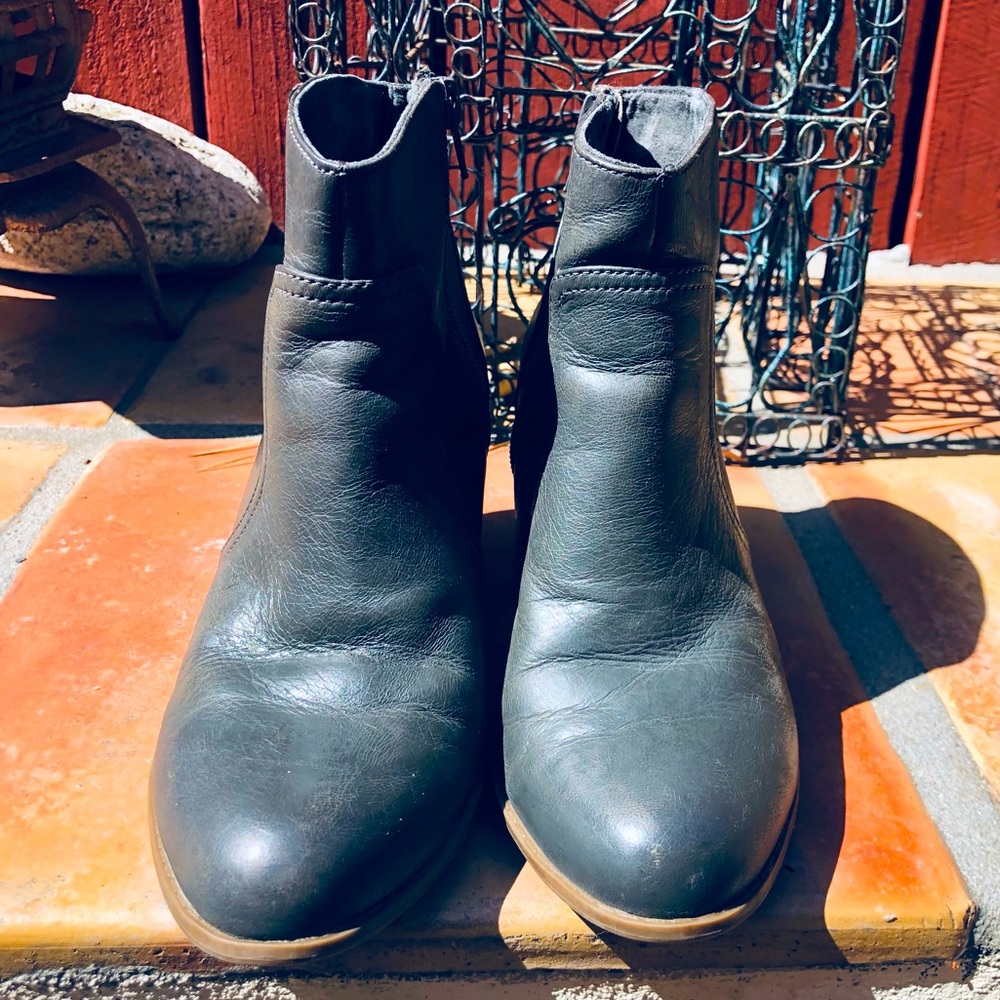 Sole Society Side Zip Ankle Boots Size 6.5 Light Gray 3” Heels